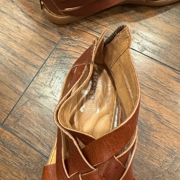 Born cage Leather Sandals - Picture 2 of 5